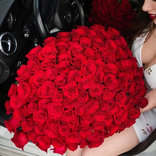 101 roses 50 cm high in a bouquet (Ecuador)
