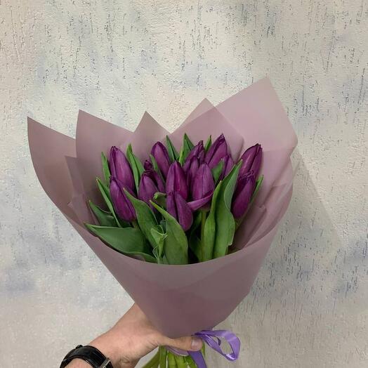 15 фиолетовых тюльпанов