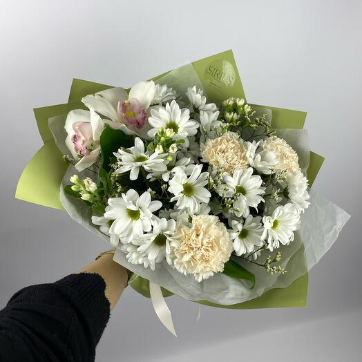 Author's bouquet with dianthus and bush chrysanthemum