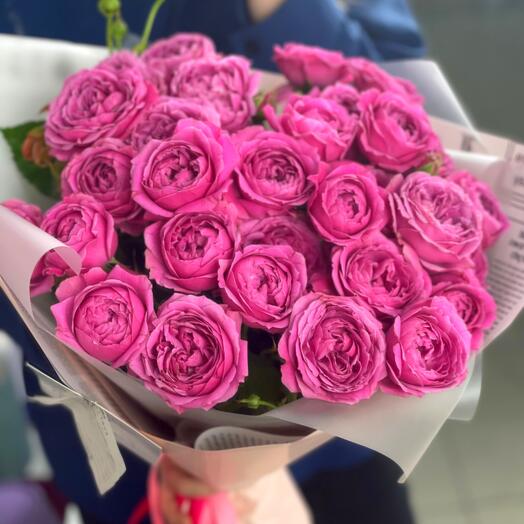 Bouquet Of Pink Peony-Shaped Roses
