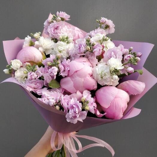 Букет из 5 пионов с 5 маттиолой (00060005) peony