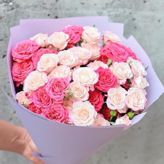 Букет из 11 кустовых роз сорта Рефлекс и Лиана