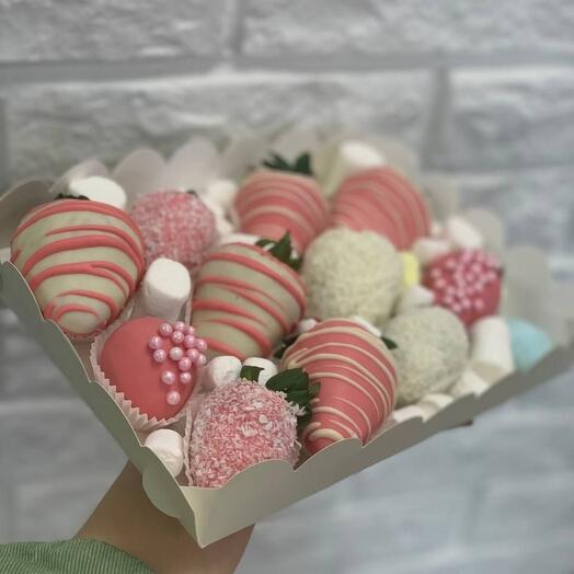 Бокс из клубники в шоколаде+маршмеллоу