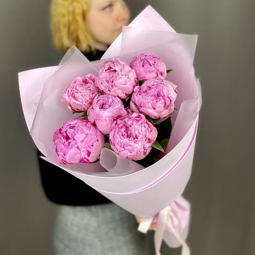 A delicate bouquet of 7 fragrant peonies
