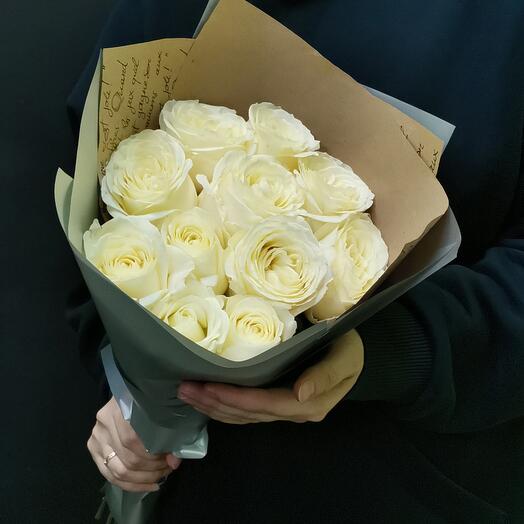 Bouquet of 11 white roses