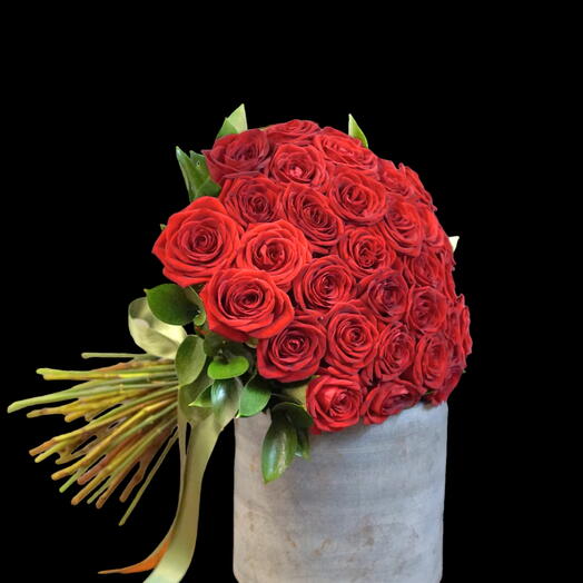 BOUQUET OF 30 LUXURY RED ROSES