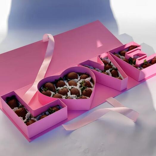 Chocolate-covered strawberries LOVE box