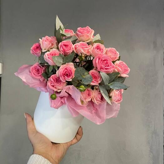 Composición con rosas de arbusto