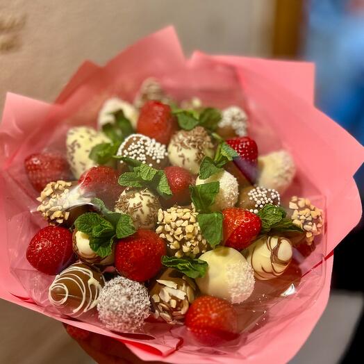 Букет из клубники в шоколаде 27 шт