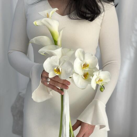 Wedding bouquet of calla lilies and cymbidium