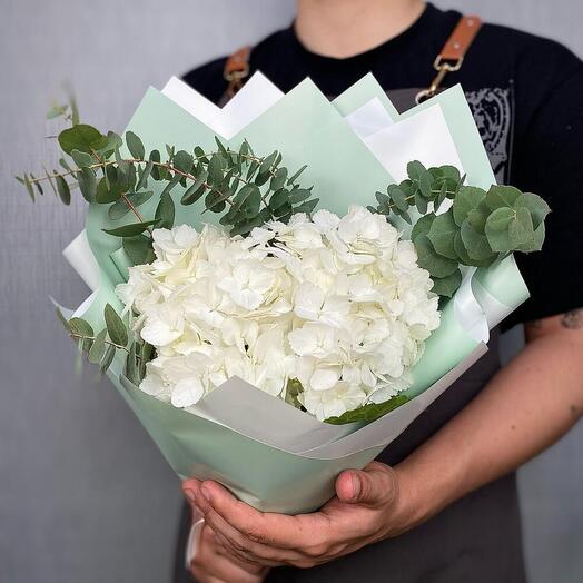 Монобукет из белой гортензии