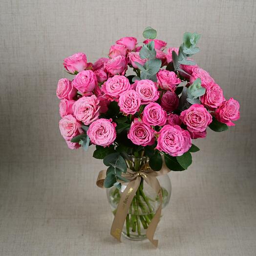 9 Pink Roses In Glass Vase