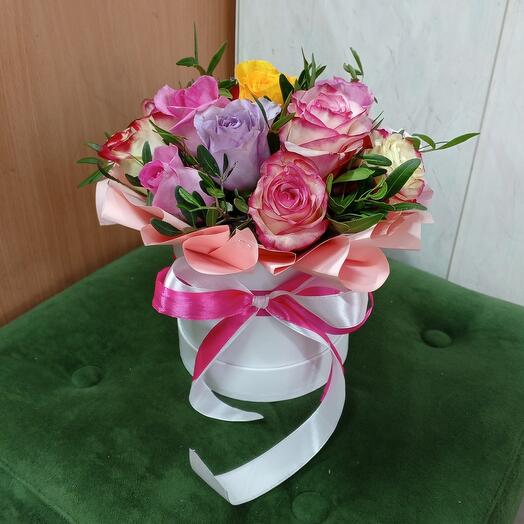 11 роз в коробочке