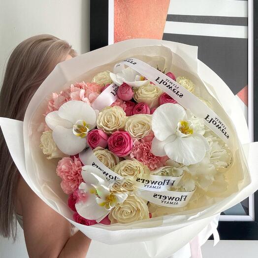 Авторский букет с орхидеями