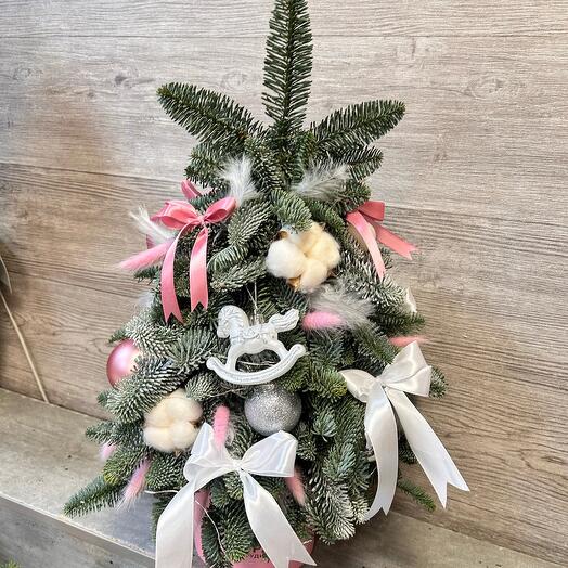 Ароматная елка с гирляндой