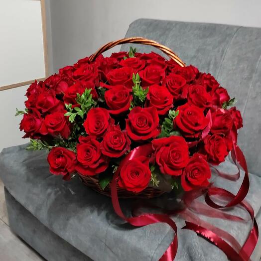 Корзина "75 роз эквадор"