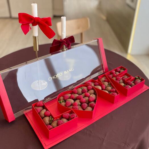 Клубника в шоколаде «LOVE»
