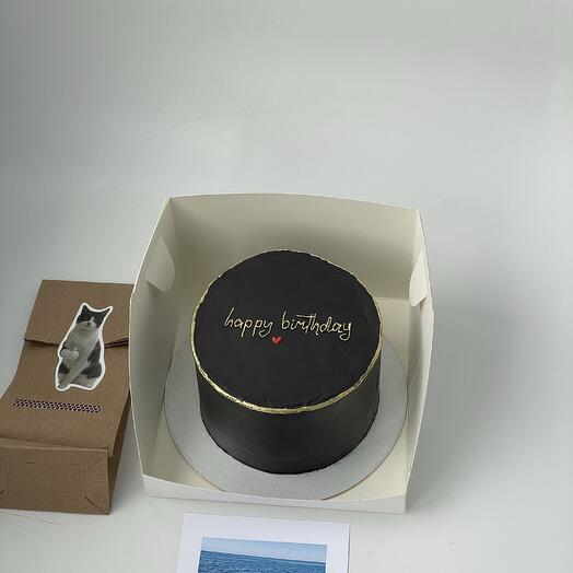 Черный бенто с золотой надписью «happy birthday»