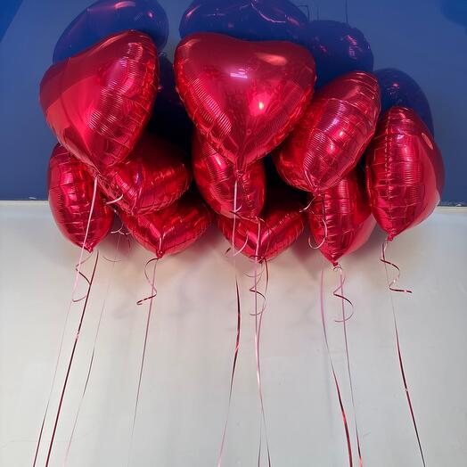 10 красных фольгированных сердец на 14 февраля ;)