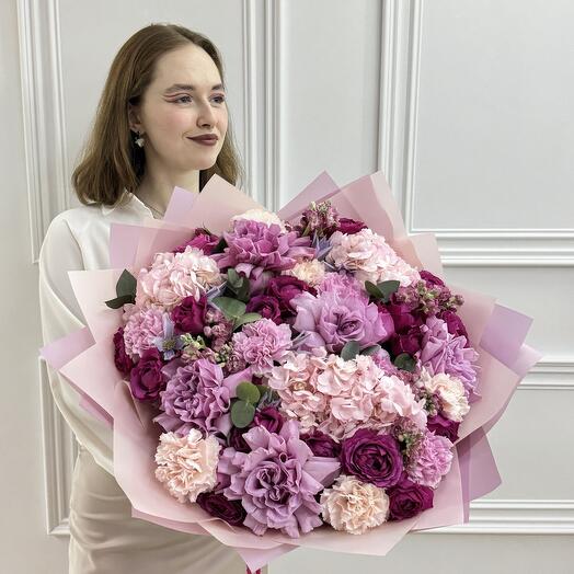 Большой классический букет в ярких оттенках 💜 FM689