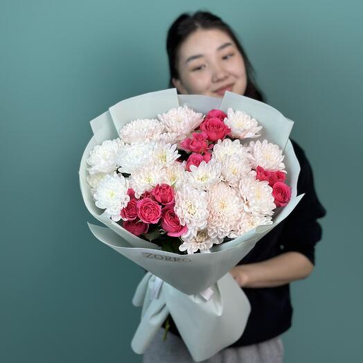 Букет из хризантем и кустовых роз