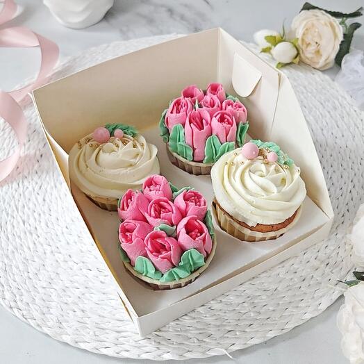 Пирожные женщине