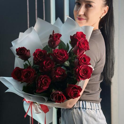 Букет из бордовых роз
