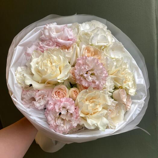 Нежный букет с эустомой и гортензией🌸