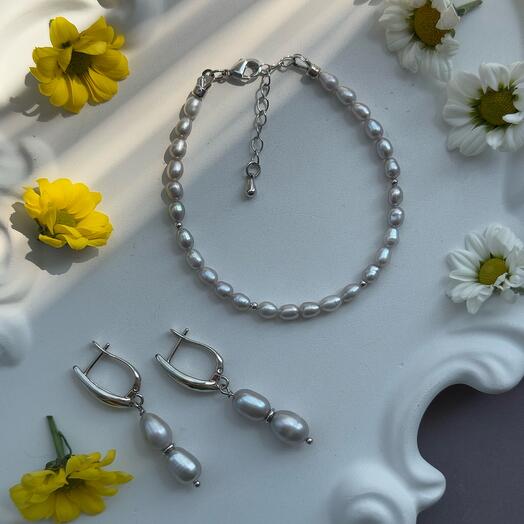 Комплект из серого жемчуга