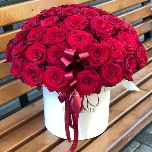 Корзина с цветами красная Роза