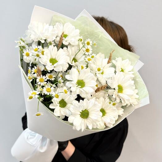 Букет ромашка кустовая ( танацетум), хризантема и пшеница