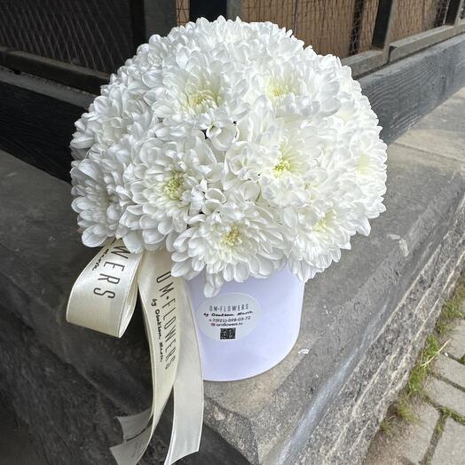 Коробочка с хризантемами