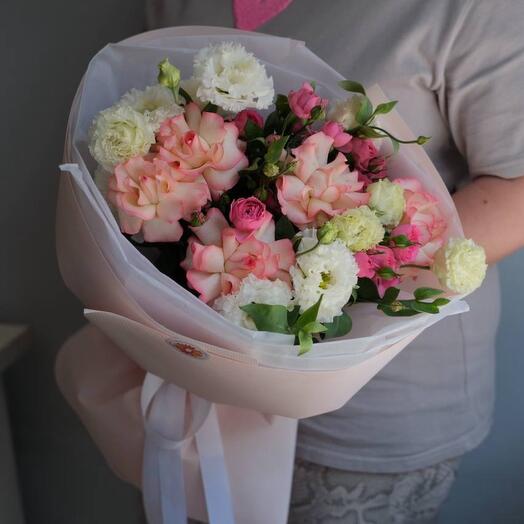 Розы и эустома