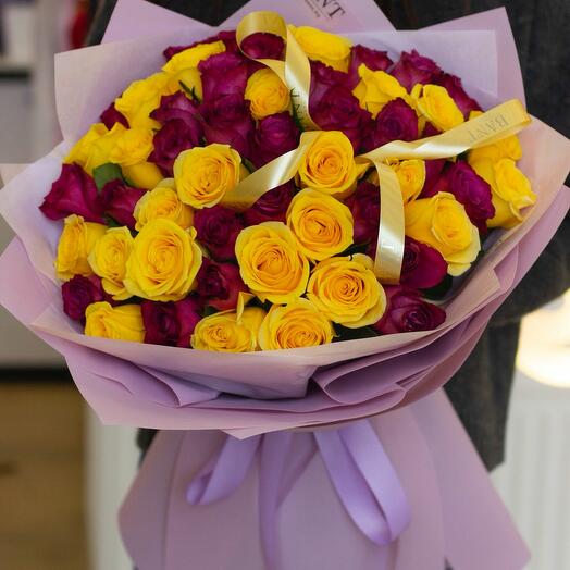 51 роза яркая