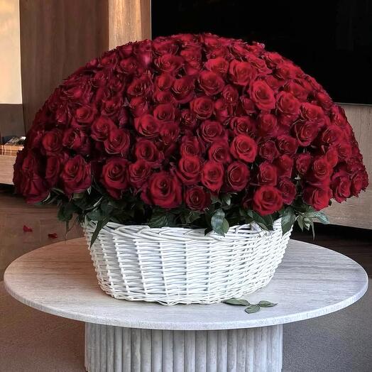 Корзина с цветами 451 роза