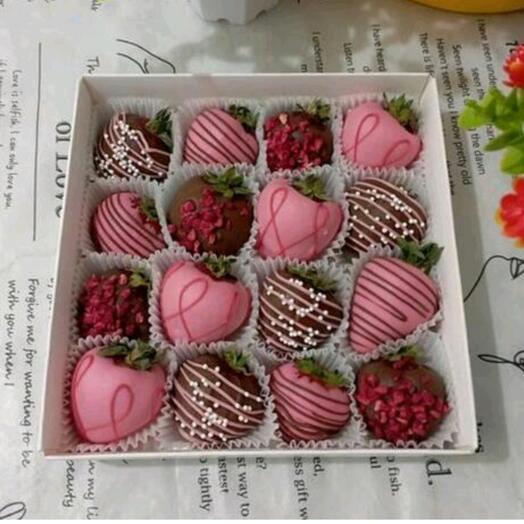 Клубника в шоколаде: "Хорошее настроение"(12-16шт. Количество зависит от размера ягод)