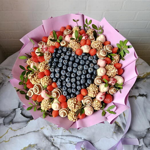 Мое Сердце 💜Букет с клубникой в шоколаде и голубикой 🫐Клубника в шоколаде для девушки Дофаминовый букет