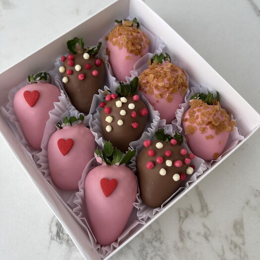 Клубника в шоколаде (9-12  ягод)