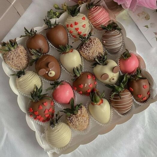 Chocolate-covered strawberries 20 pieces mix