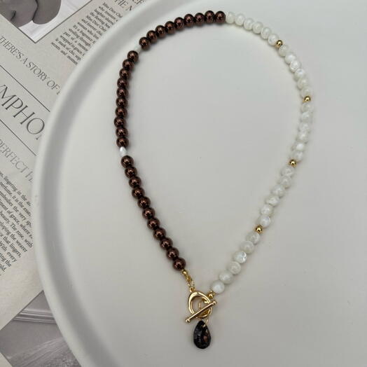 Колье/чокер ручной работы из перламутра и шоколадного гематина.  Подарок девушке, маме, любимой