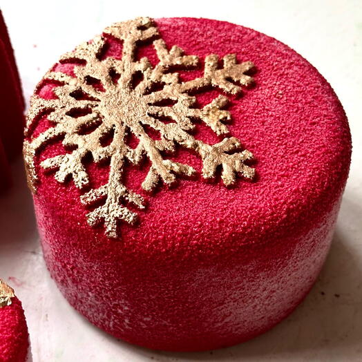 Муссовый бенто-торт со снежинкой