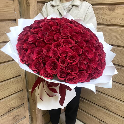 Букет из 101 бордовой розы