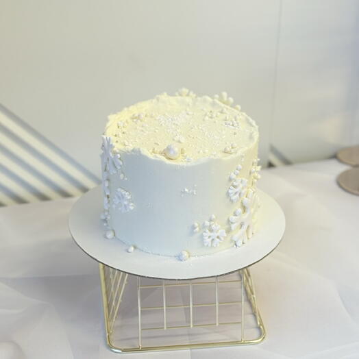 Торт новогодний со снежинками 1кг