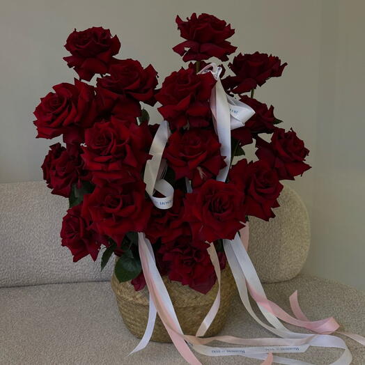 Корзина с французской розой Эксплоэр