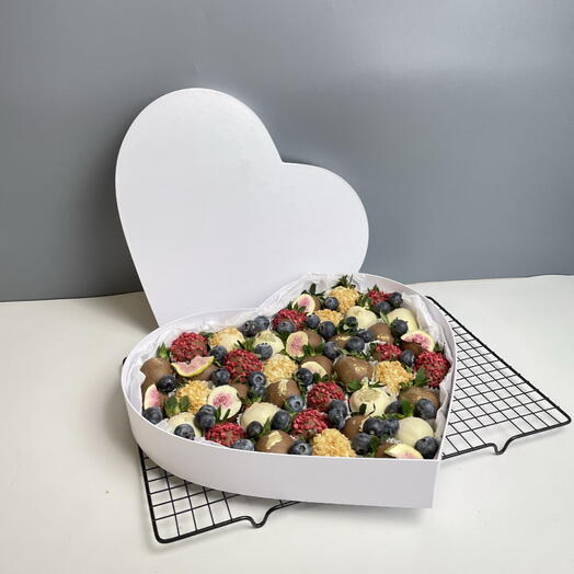 Клубника в шоколаде 40-45 ягод с голубикой