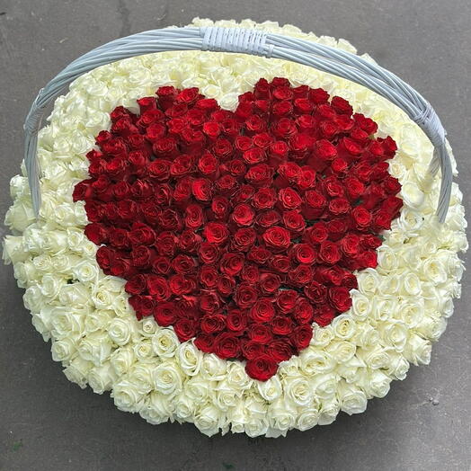 Корзина из 501 розы Chantal Love 2.0