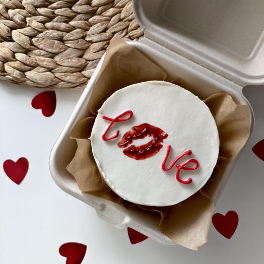 Бенто торт love с поцелуем