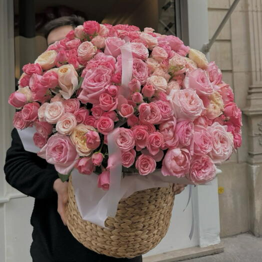 Корзина с розами
