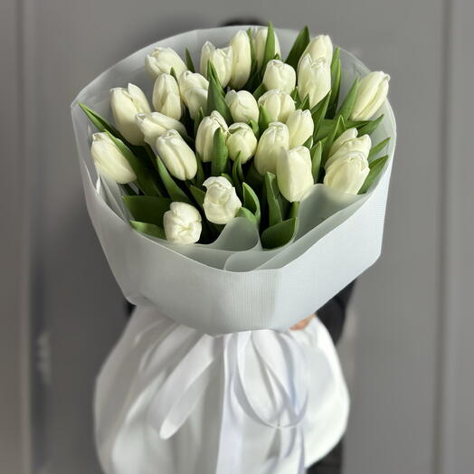 Белые тюльпаны