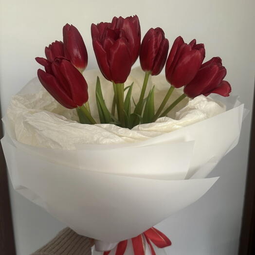 Red tulips bouquet